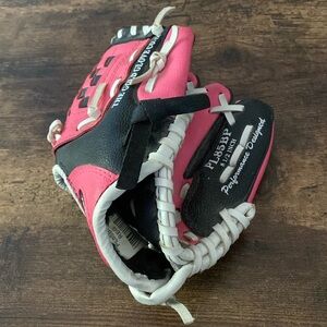 Baseball Glove Rawlings Girls Pink size 8.5”
Baseball Mitt sports equipment